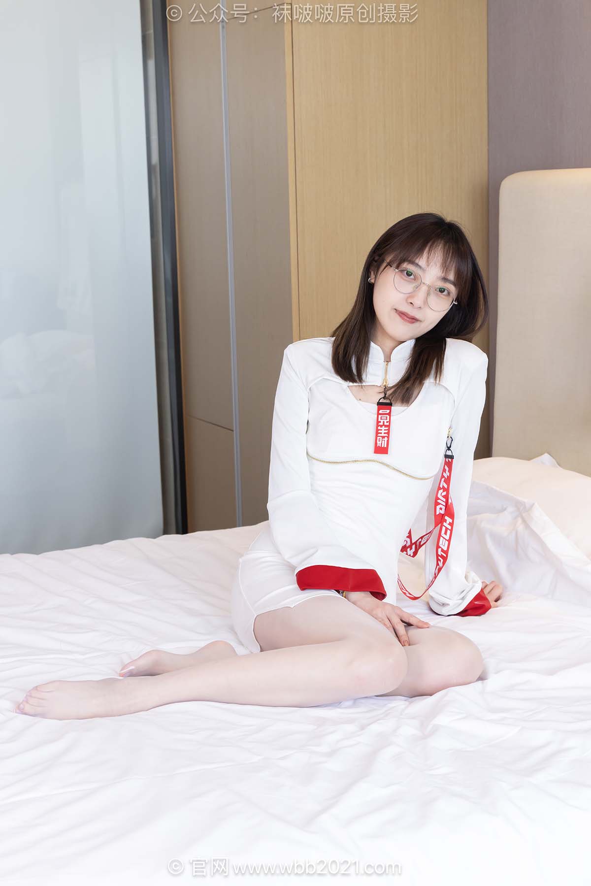 [BoBoSocks袜啵啵]NO.627 稚予-高跟鞋、板鞋、油亮薄白丝 BoBoSocks袜啵啵-第2张