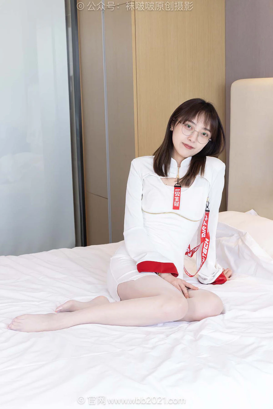 [BoBoSocks袜啵啵]NO.627 稚予-高跟鞋、板鞋、油亮薄白丝 BoBoSocks袜啵啵-第2张