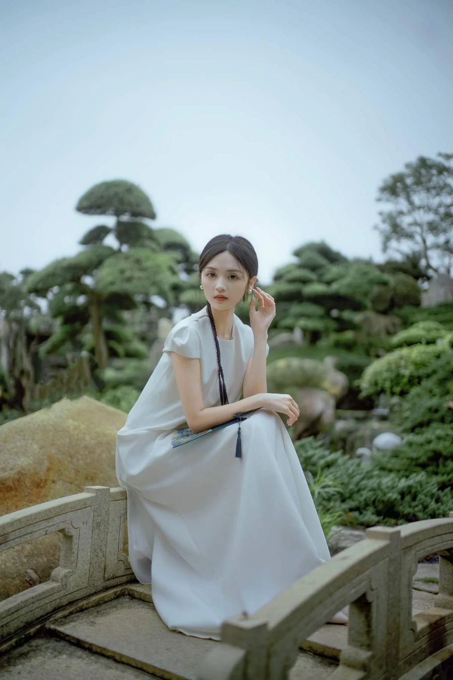 [YITUYU艺图语]2025.08.16 白裙映园，锦鲤伴仙踪 雨文 YITUYU艺图语-第1张