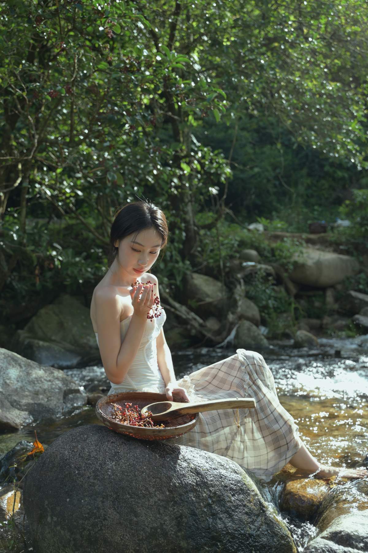 [YITUYU艺图语]2025.08.16 允许你的生命如溪水流动 依依 YITUYU艺图语-第1张