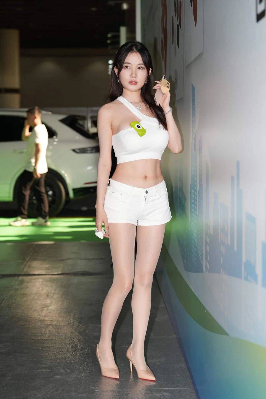 精选街拍作品 NO.5100 裸色高跟肉丝绝配 街拍-第1张