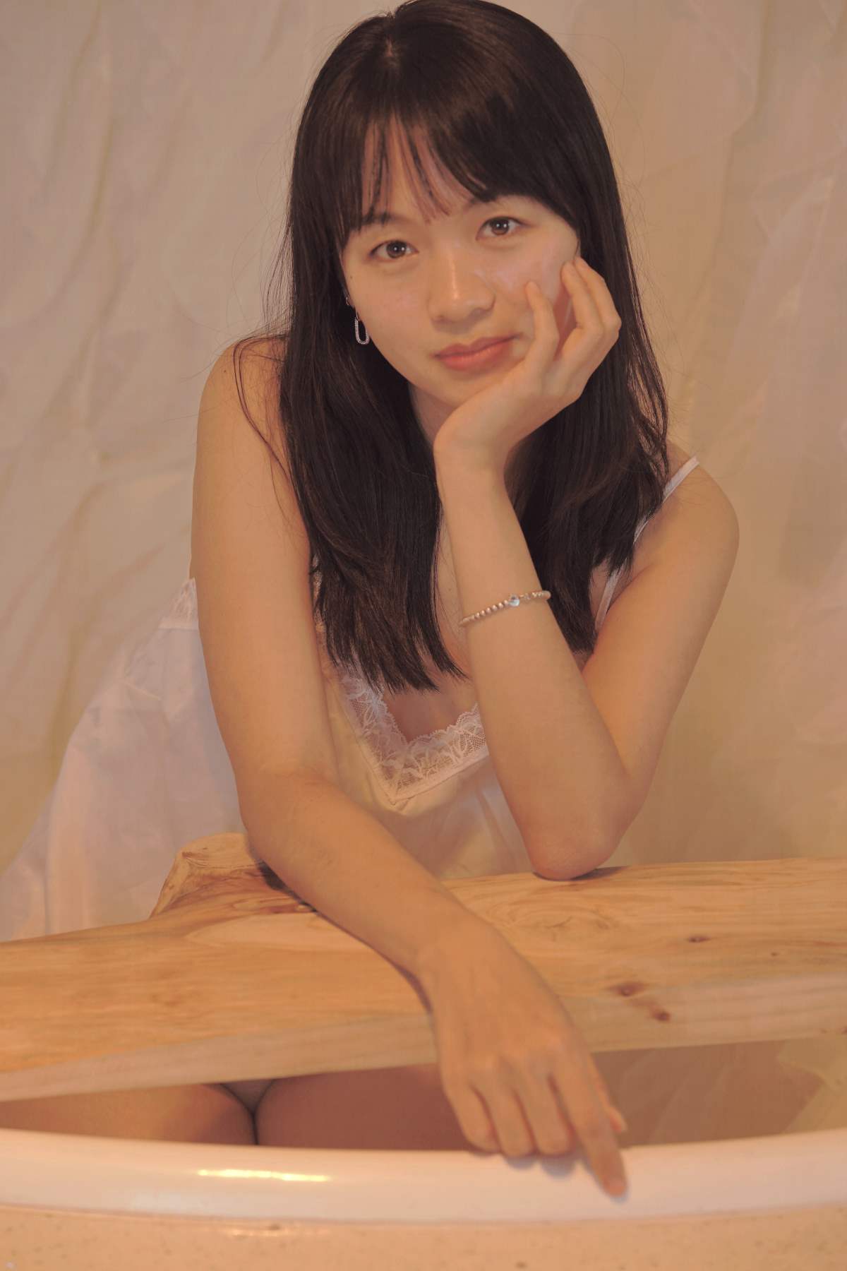 [YITUYU艺图语]2025.08.18 一颗苹果 莉莉安 YITUYU艺图语-第1张