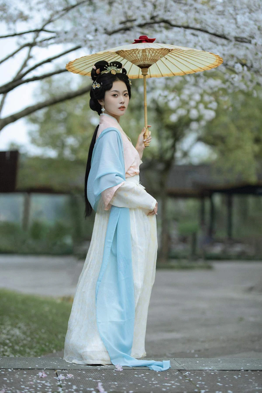 [YITUYU艺图语]2025.08.19 樱花汉服 汀贰 YITUYU艺图语-第1张