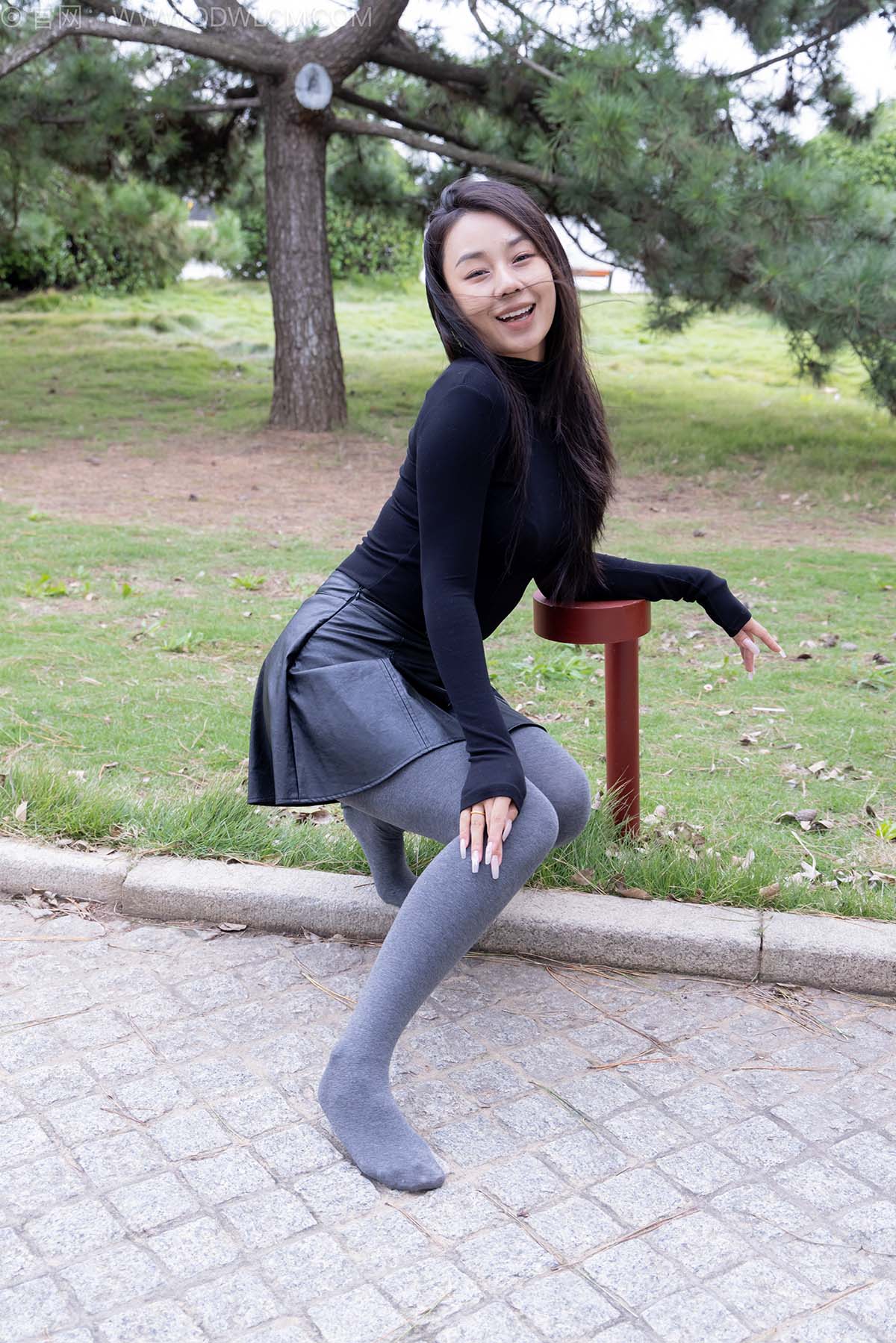 物恋传媒 NO.2559 岚岚-皮鞋、厚灰丝、穿袜子 WLCM物恋传媒-第1张