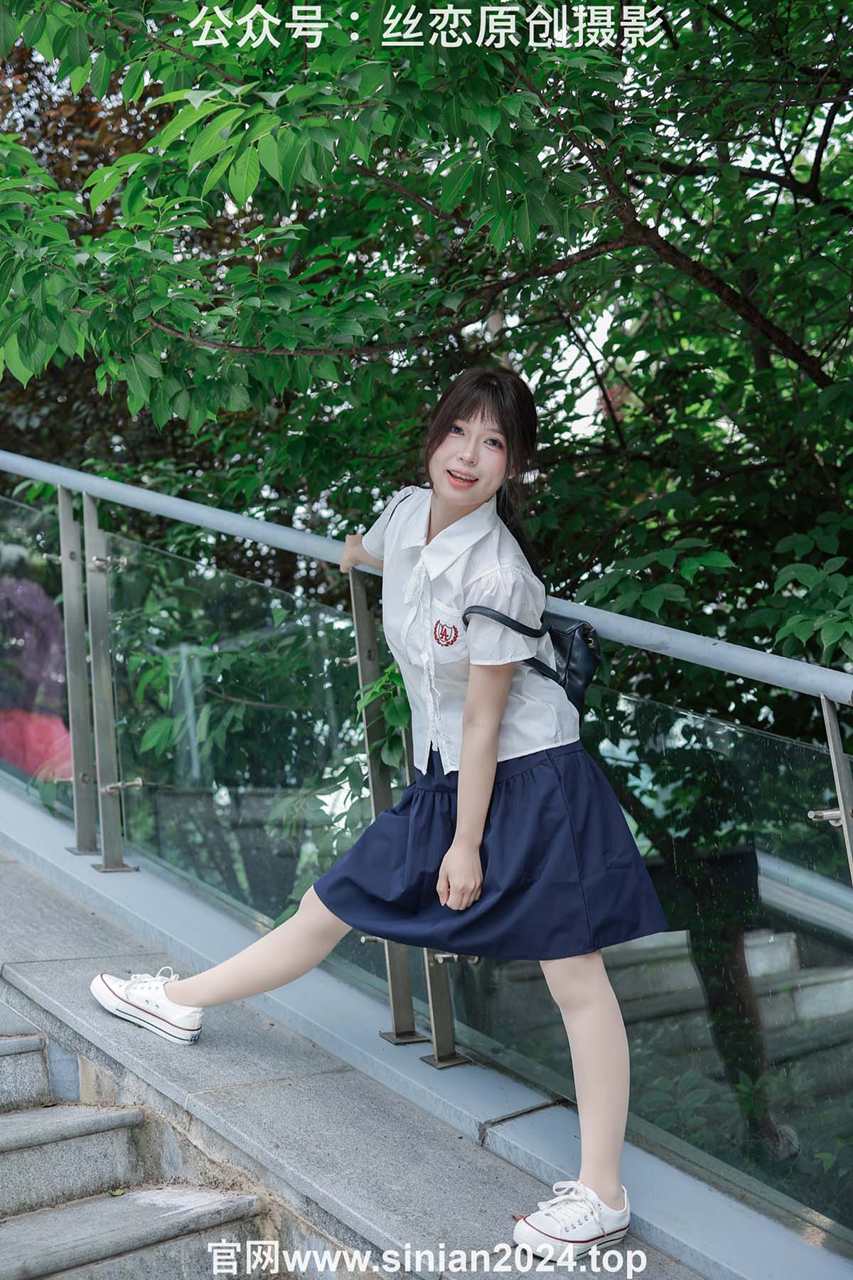 丝恋摄影 NO.016 泡芙-白色衬衫 jk短裙 肉色薄丝 白色帆布鞋 丝恋摄影-第1张