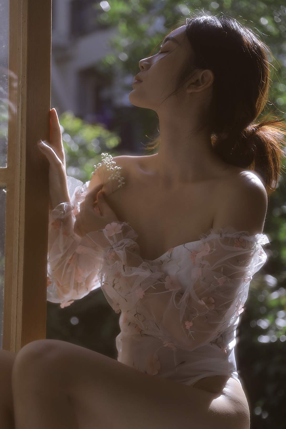 [YITUYU艺图语]2025.08.21 窗边心事 六六 YITUYU艺图语-第1张