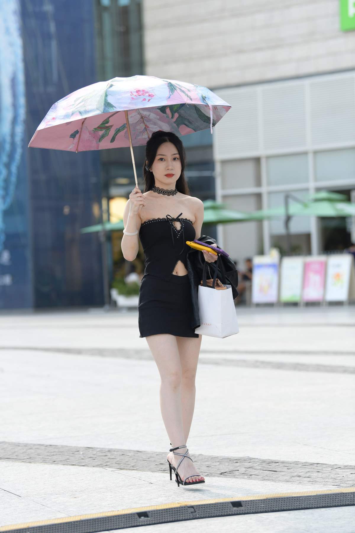 精选街拍作品 NO.5129 清新优雅黑色系 街拍-第1张