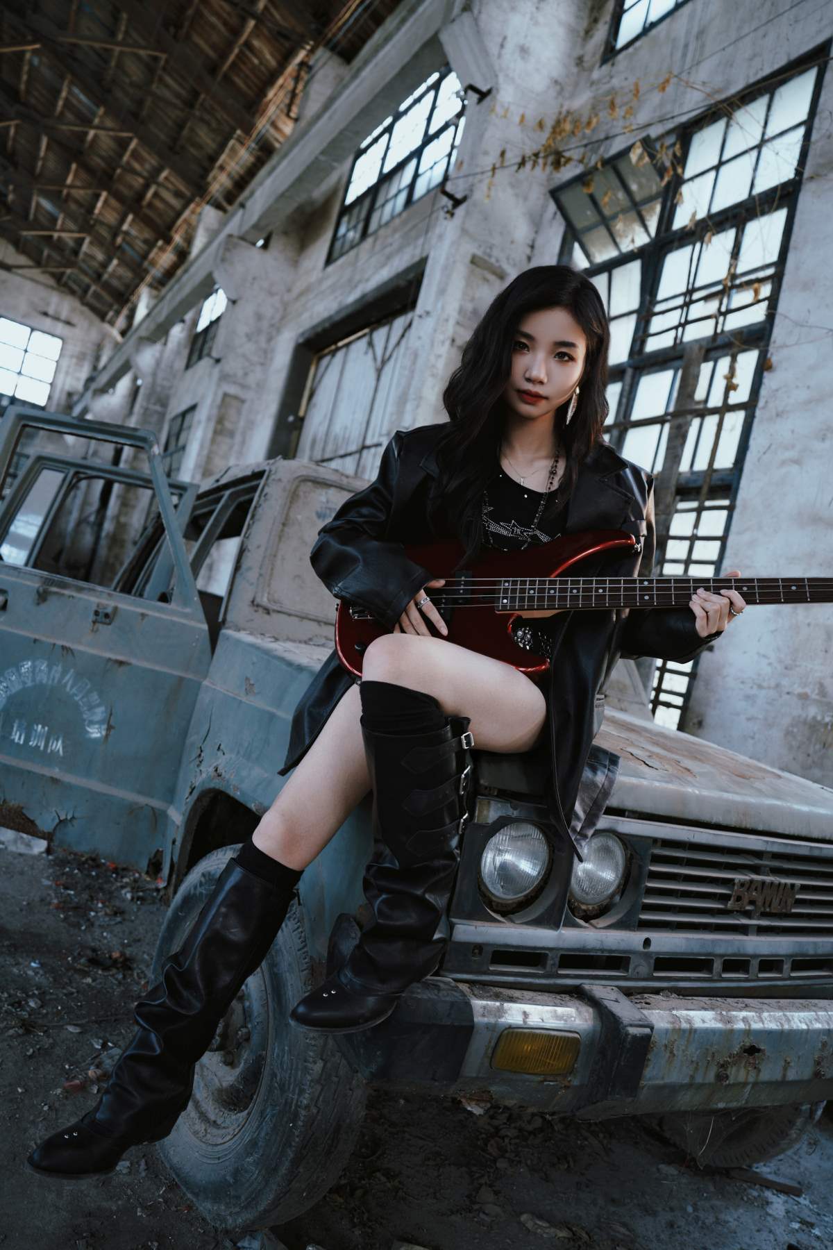 [YITUYU艺图语]2025.08.22 摇滚写真 透明鱼yu YITUYU艺图语-第1张