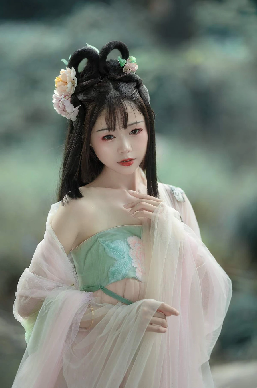 [YITUYU艺图语]2025.08.22 兔子，你家嫦娥下凡了。 云云的黑眼圈儿 YITUYU艺图语-第1张