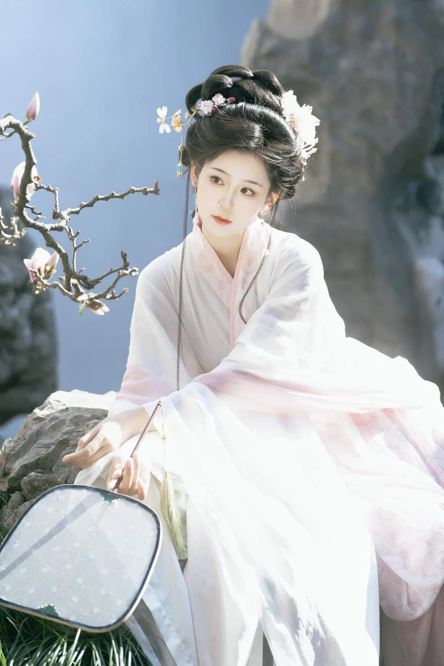 [YITUYU艺图语]2025.08.23 二乔玉兰 梦里不知身是客 甜心芽芽 YITUYU艺图语-第1张