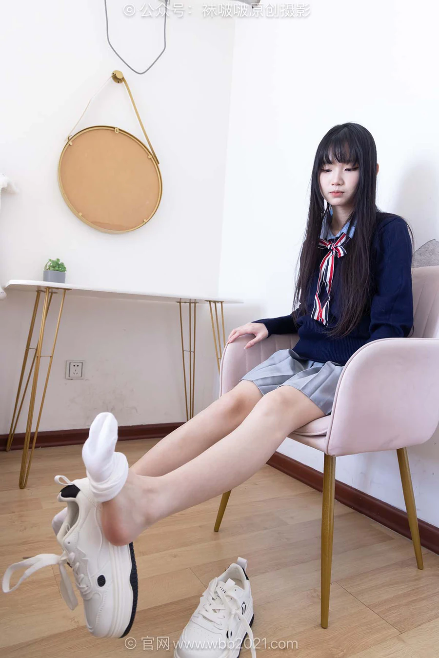 [BoBoSocks袜啵啵]NO.635 甜甜圈-板鞋、白棉袜、裸足、学院风 BoBoSocks袜啵啵-第1张