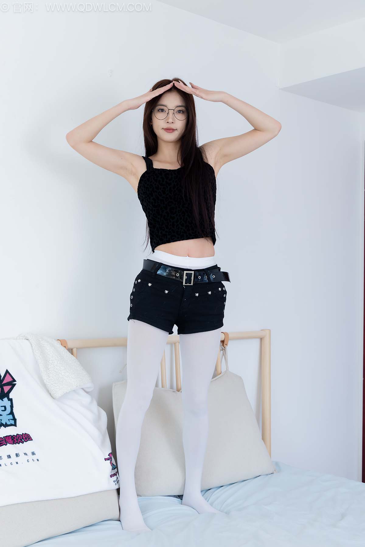 物恋传媒 NO.2566 茯苓-两双高跟鞋、厚白丝、腰丝 WLCM物恋传媒-第2张