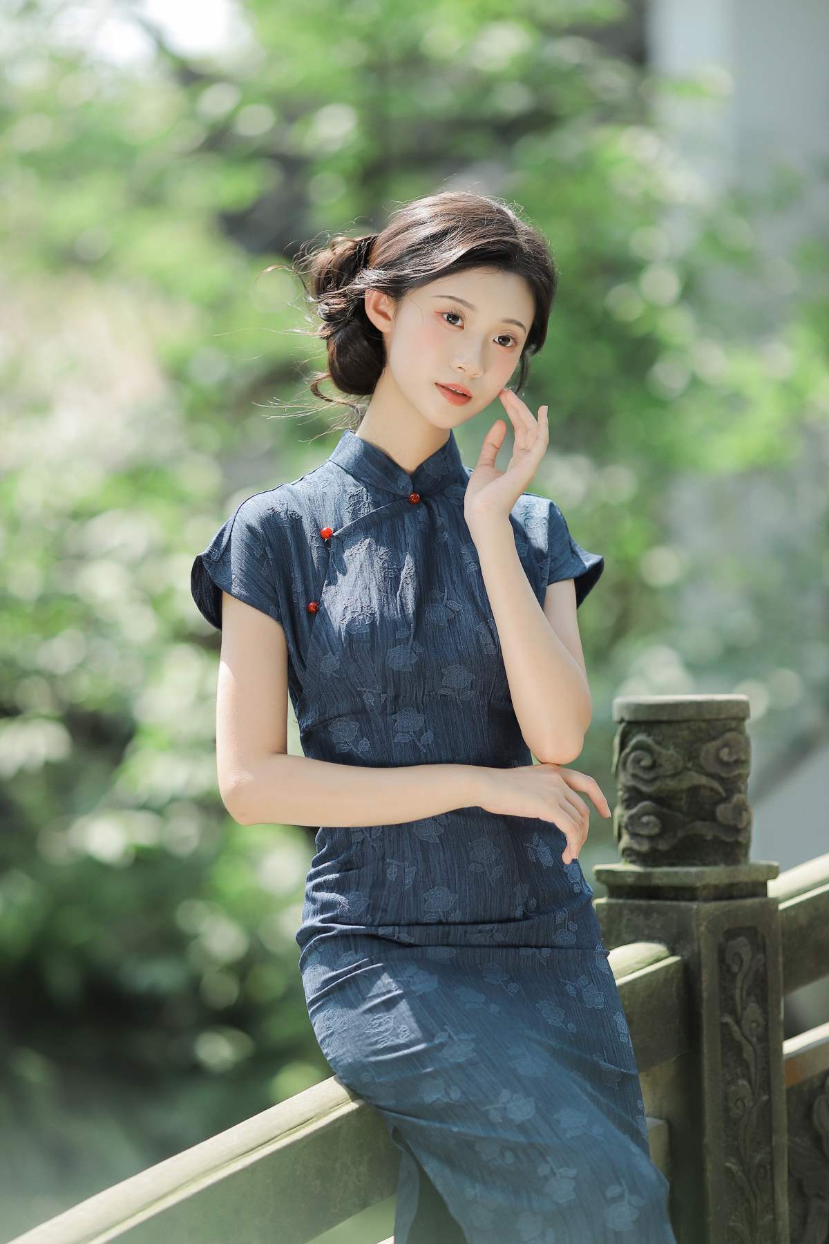 [YITUYU艺图语]2025.08.24 她身上有淡淡的书香气 一口烧麦 YITUYU艺图语-第1张