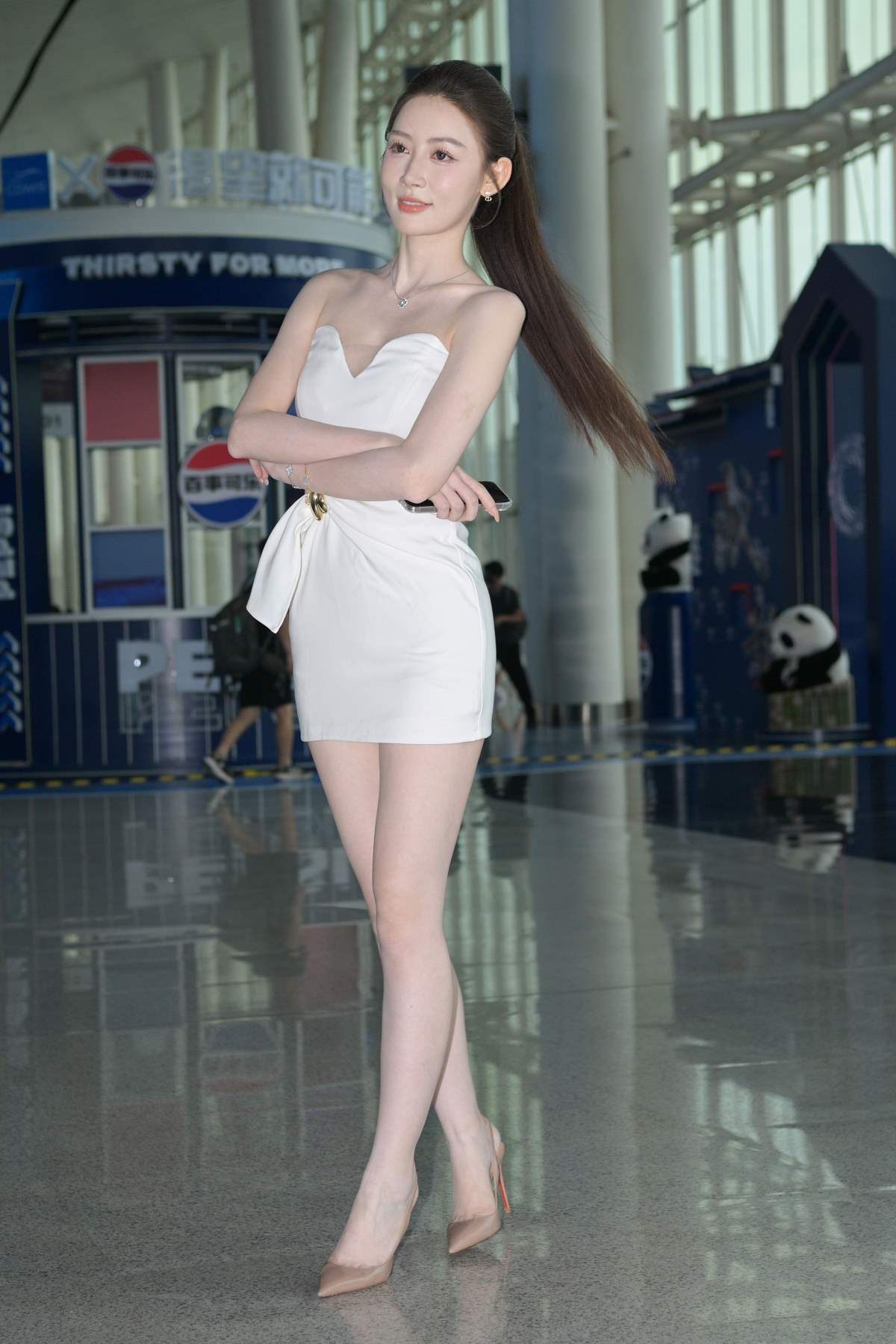 精选街拍作品 NO.5146 超绝白裙美腿 街拍-第1张