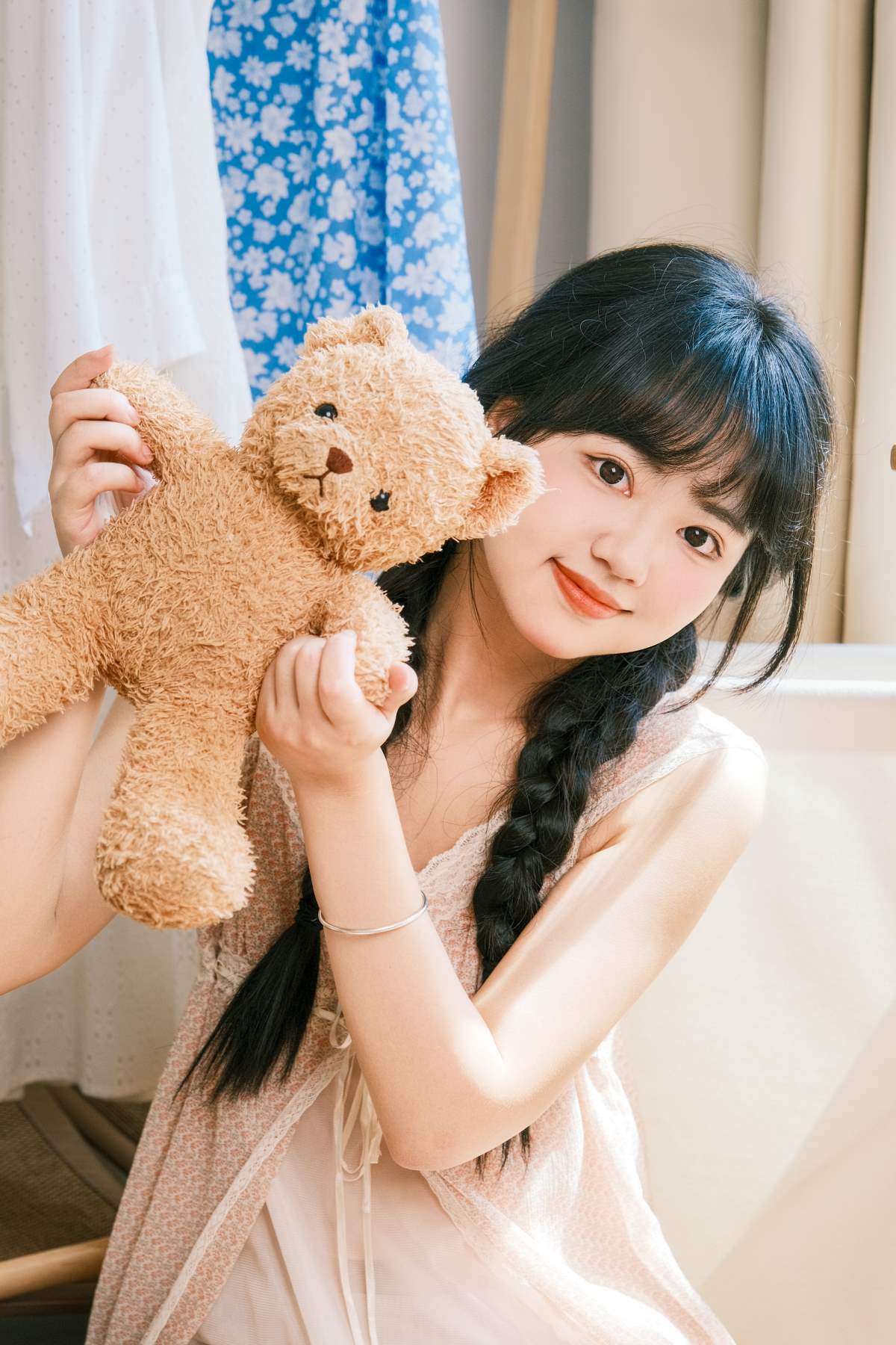 [YITUYU艺图语]2025.08.26 日系少女居家拍照 小梨花儿 YITUYU艺图语-第1张