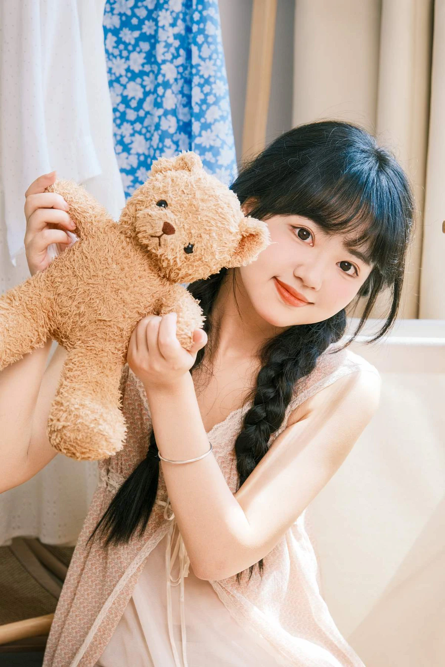 [YITUYU艺图语]2025.08.26 日系少女居家拍照 小梨花儿 YITUYU艺图语-第1张