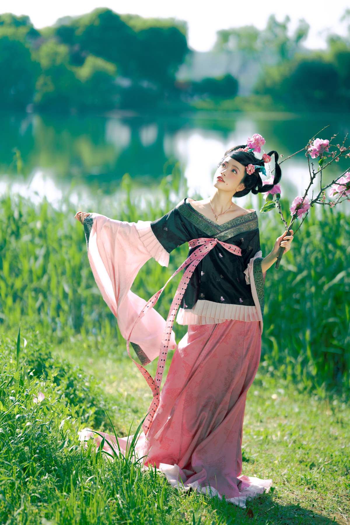 [YITUYU艺图语]2025.08.26 倾杯序——芍药 桃迟 YITUYU艺图语-第1张