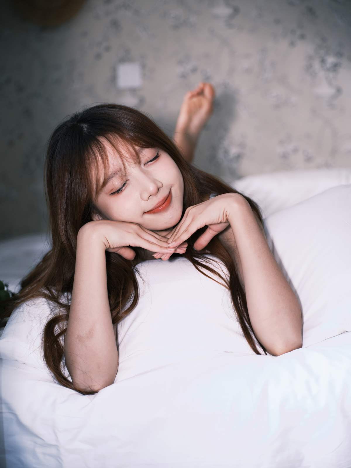 [YITUYU艺图语]2025.08.26 起床梳洗的阁楼少女 醒醒 YITUYU艺图语-第1张