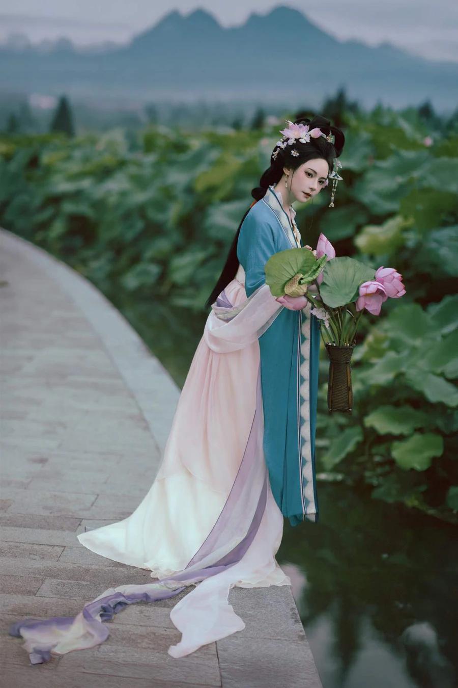 [YITUYU艺图语]2025.08.28 荷香 爱莫离 YITUYU艺图语-第1张