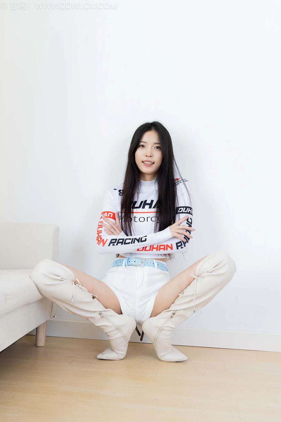 物恋传媒 NO.2575 茯苓-高跟长靴、白棉袜、裸足 WLCM物恋传媒-第1张