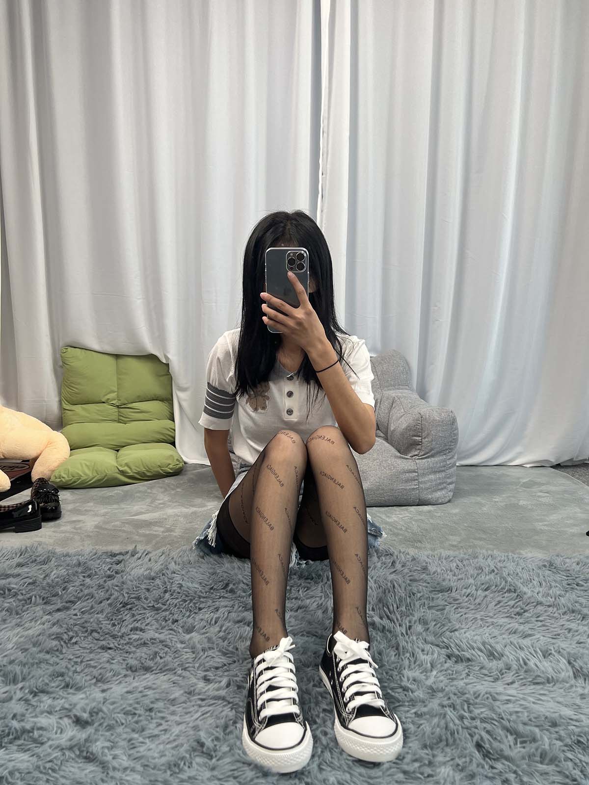 三禾摄影 NO.061 字母黑丝 帆布鞋 三禾摄影-第2张