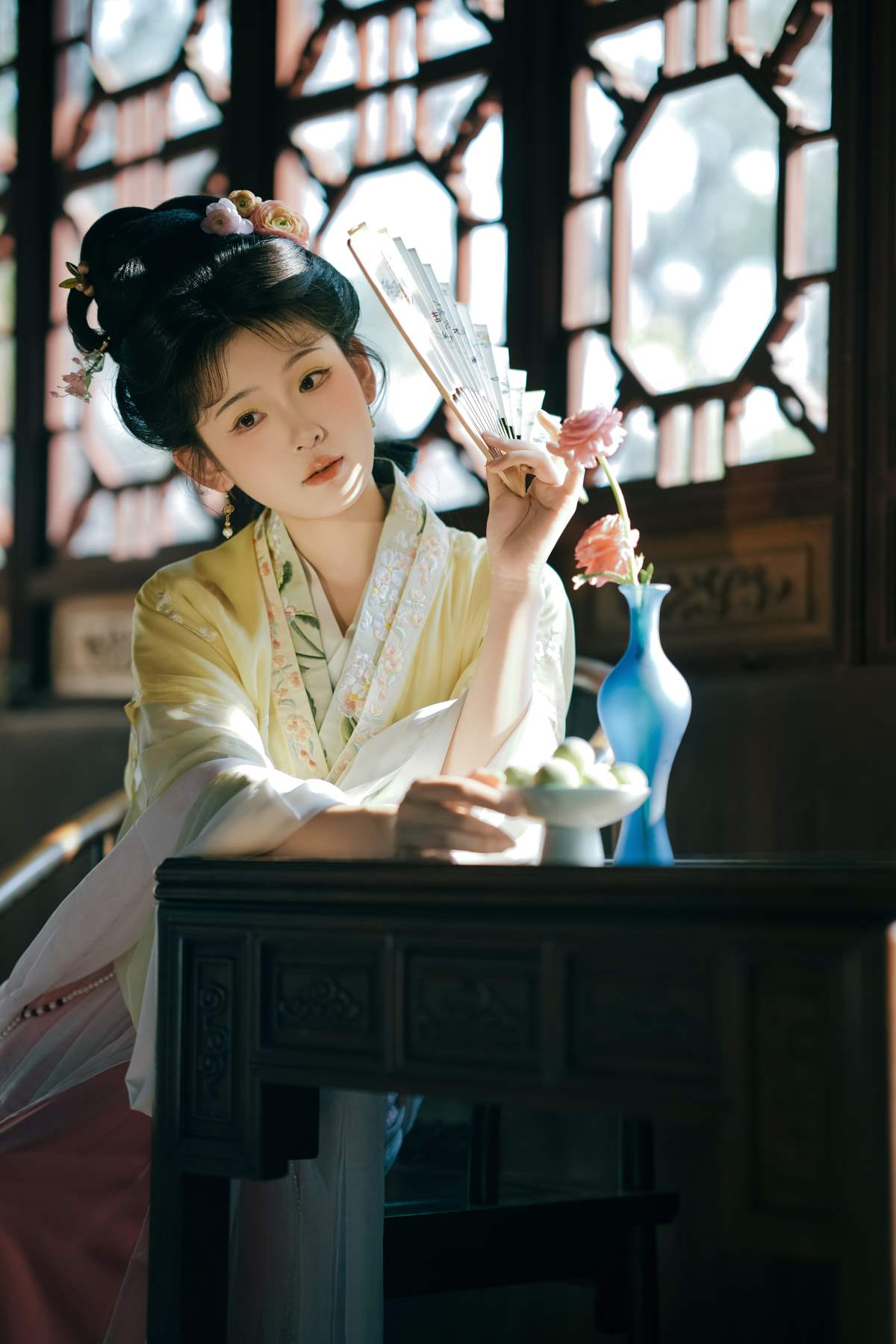 [YITUYU艺图语]2025.08.29 观我旧往，同我仰春 甜心芽芽 YITUYU艺图语-第1张