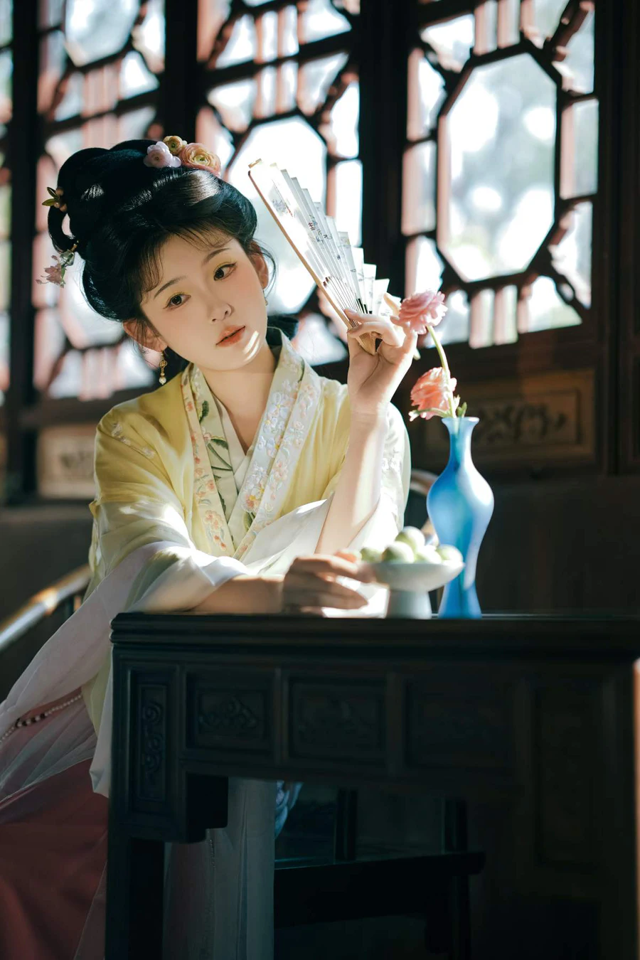 [YITUYU艺图语]2025.08.29 观我旧往，同我仰春 甜心芽芽 YITUYU艺图语-第1张