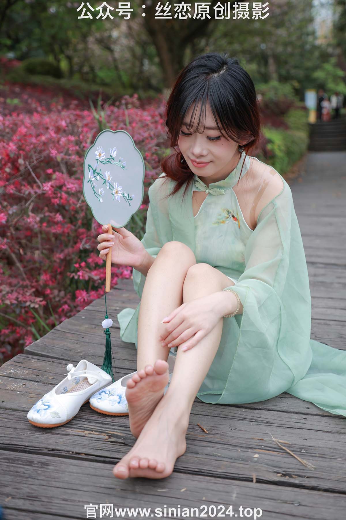 丝恋摄影 NO.040 小梦-古装汉服  白色绣花鞋 超薄肉丝 金色脚链 丝恋摄影-第2张