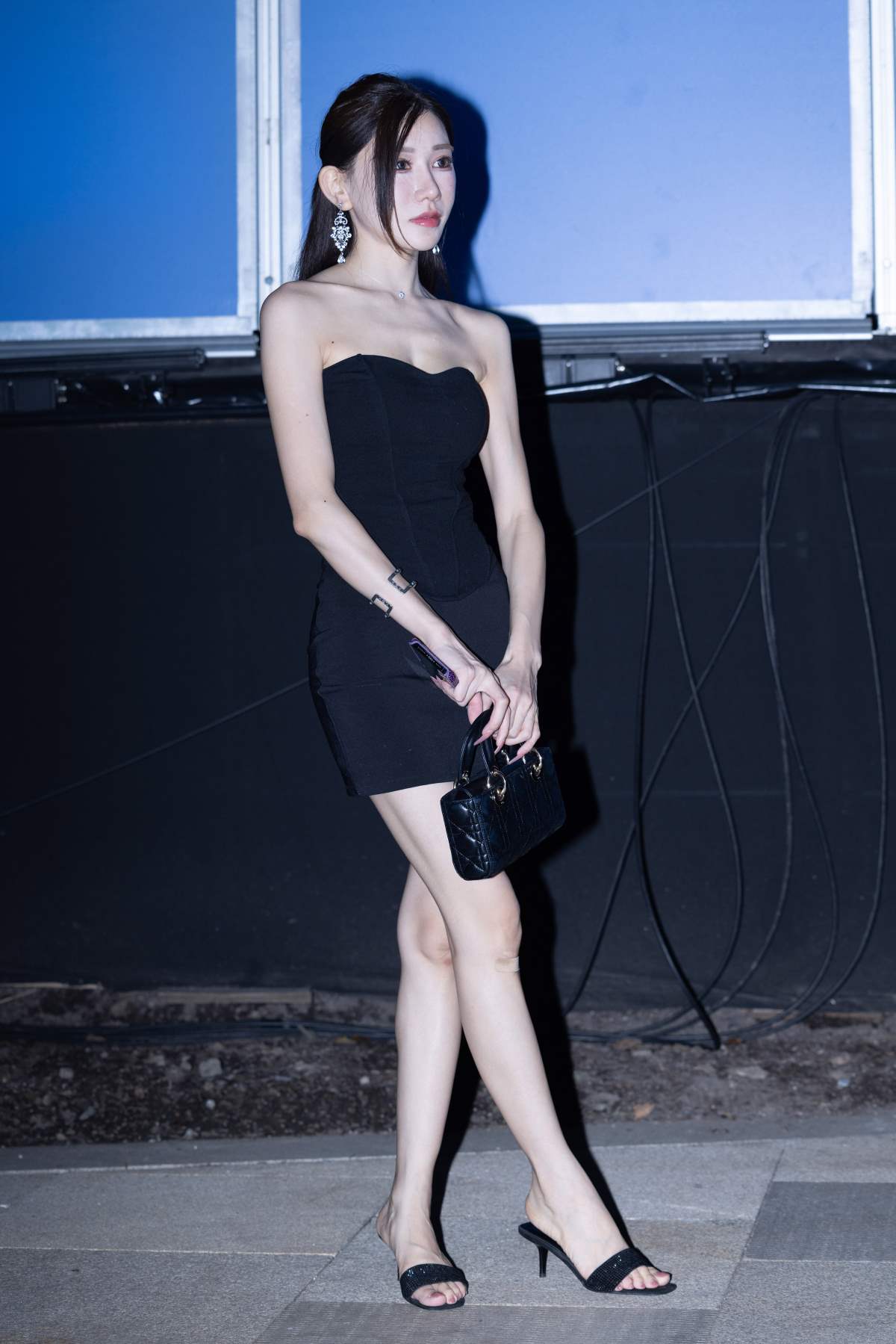 精选街拍作品 NO.5202 极品美腿玉足包臀裙 街拍-第1张