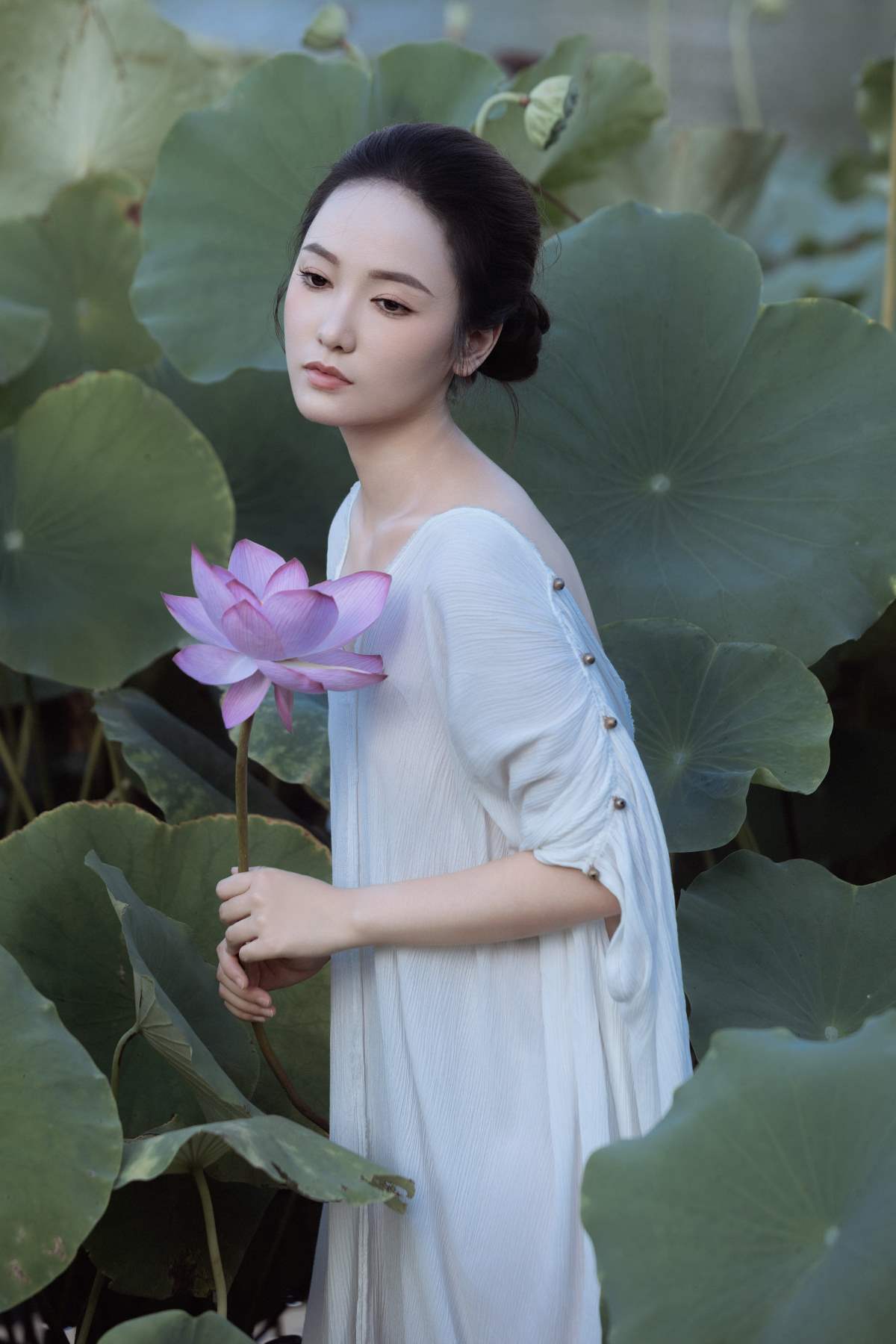 [YITUYU艺图语]2025.09.03 莲·生 Hanhan YITUYU艺图语-第1张