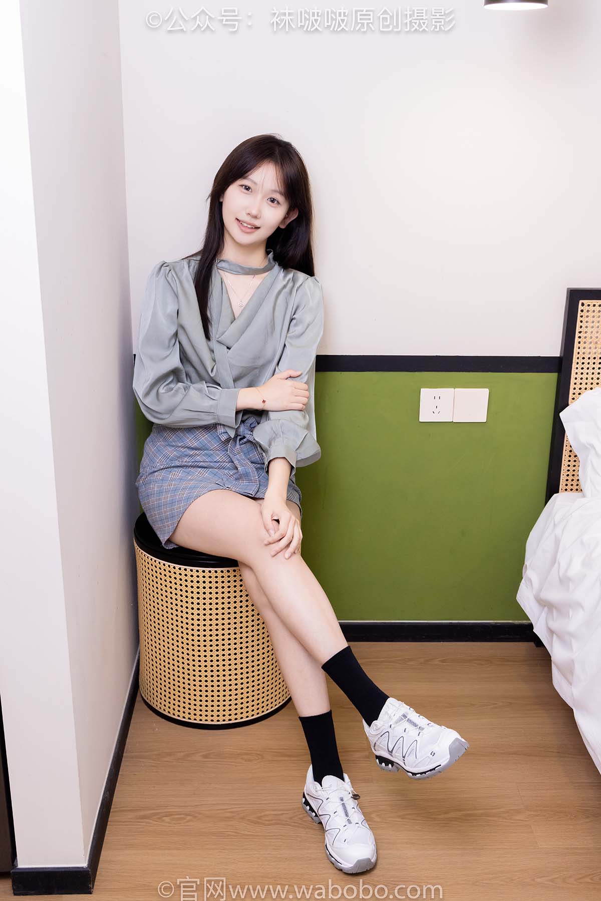 [BoBoSocks袜啵啵]NO.641 香菜-萨洛蒙运动鞋、黑棉袜、短肉丝 BoBoSocks袜啵啵-第1张