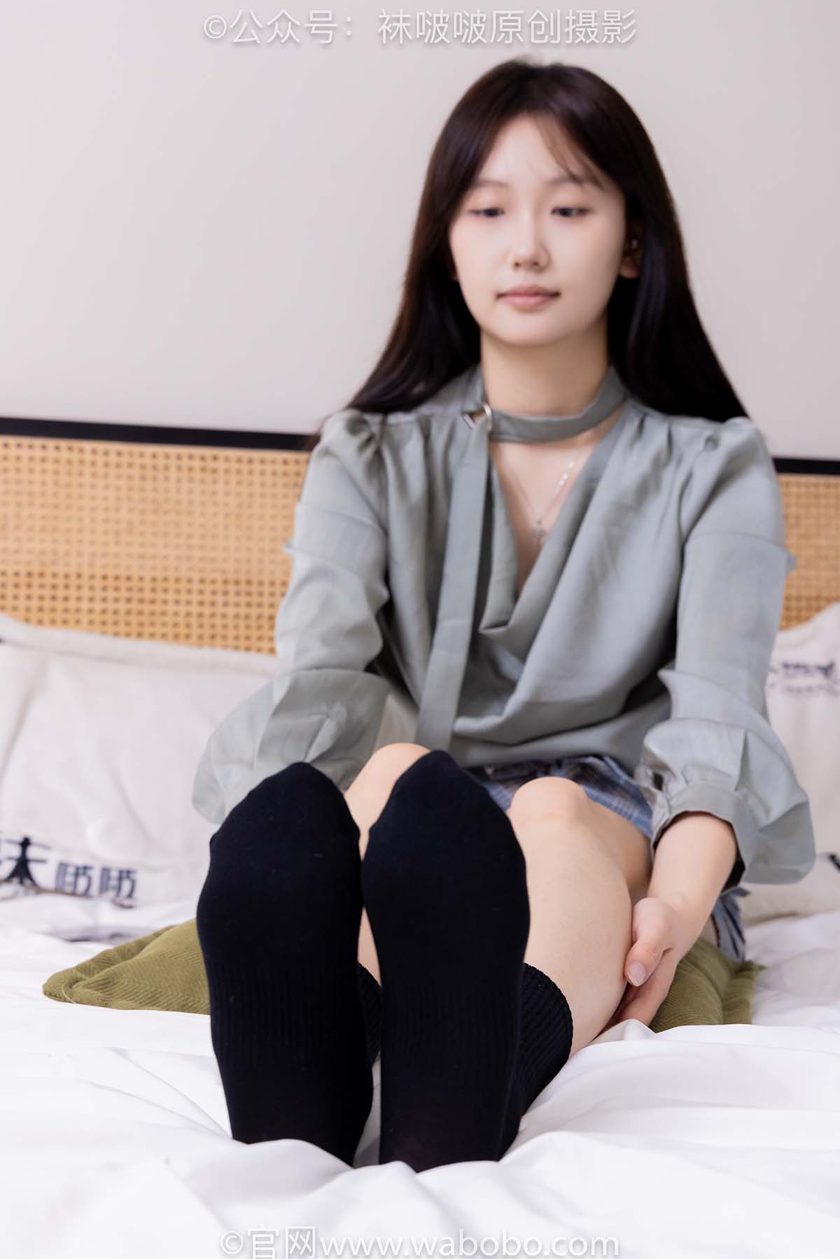 [BoBoSocks袜啵啵]NO.641 香菜-萨洛蒙运动鞋、黑棉袜、短肉丝 BoBoSocks袜啵啵-第2张