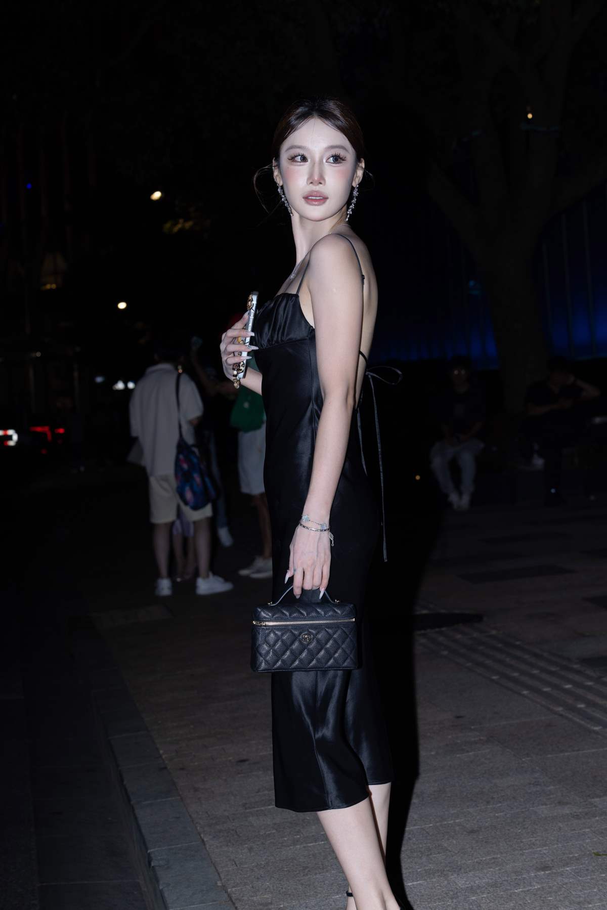 精选街拍作品 NO.5211 顶级名媛白富美玉足 街拍-第1张