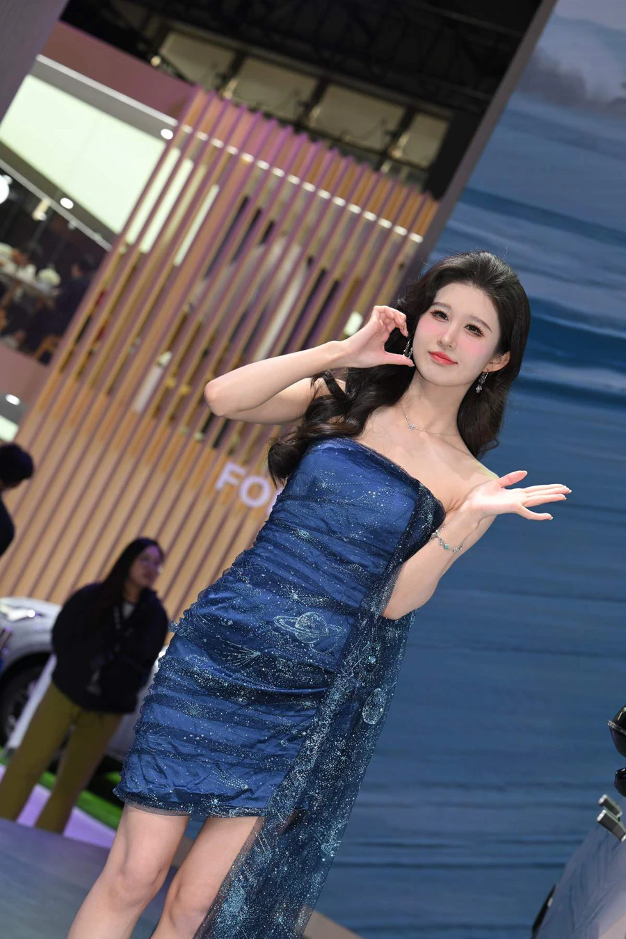 精选街拍作品 NO.5220 网红婕妤美足 街拍-第1张