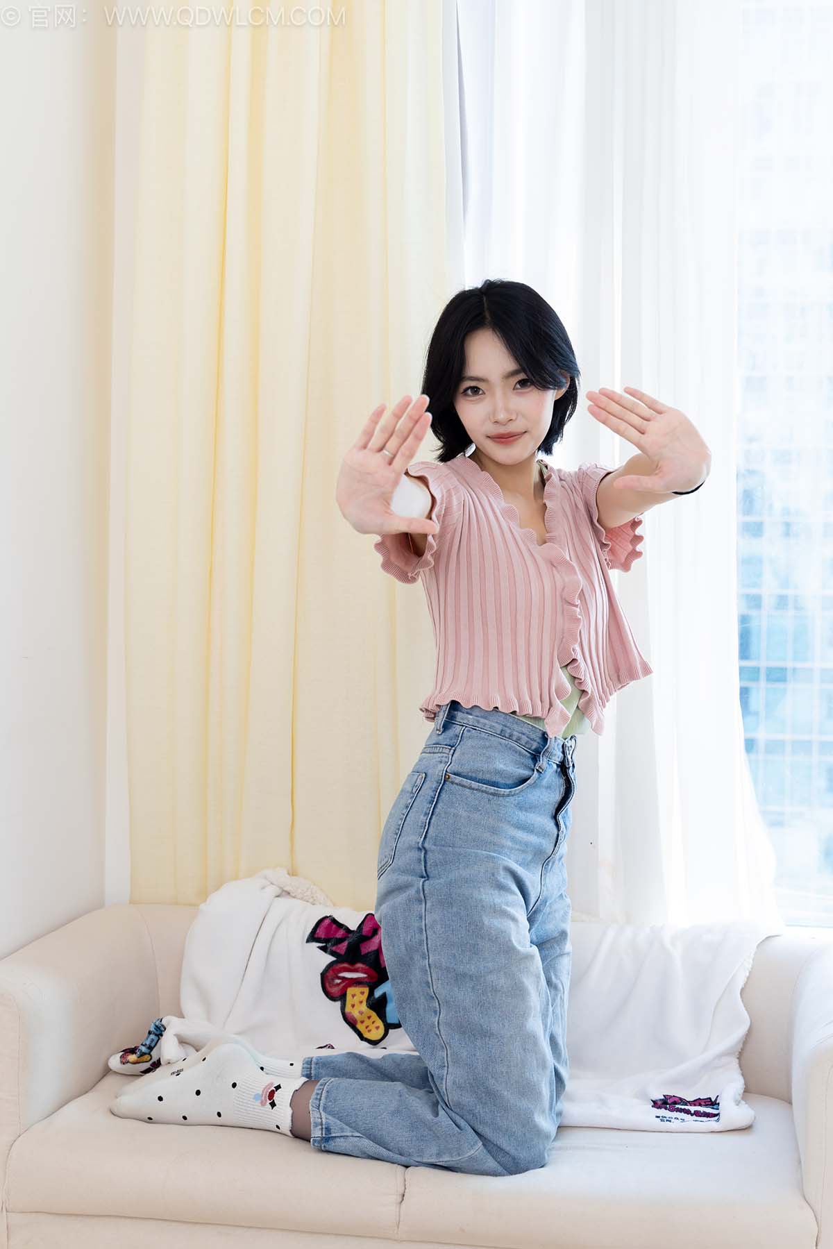 物恋传媒 NO.2585 小爱-运动鞋、白棉袜、薄黑丝、厚肉丝 WLCM物恋传媒-第2张