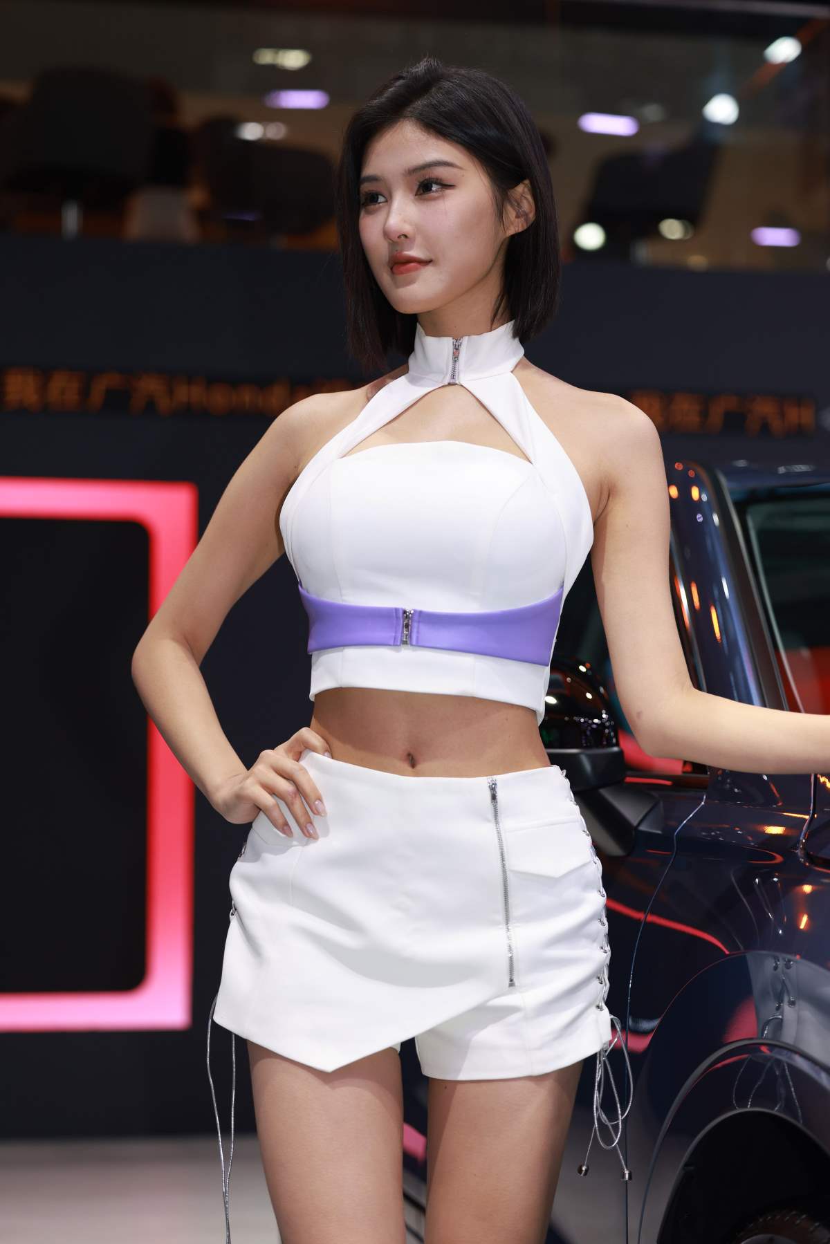 精选街拍作品 NO.5227 短靴皮短裤 街拍-第1张