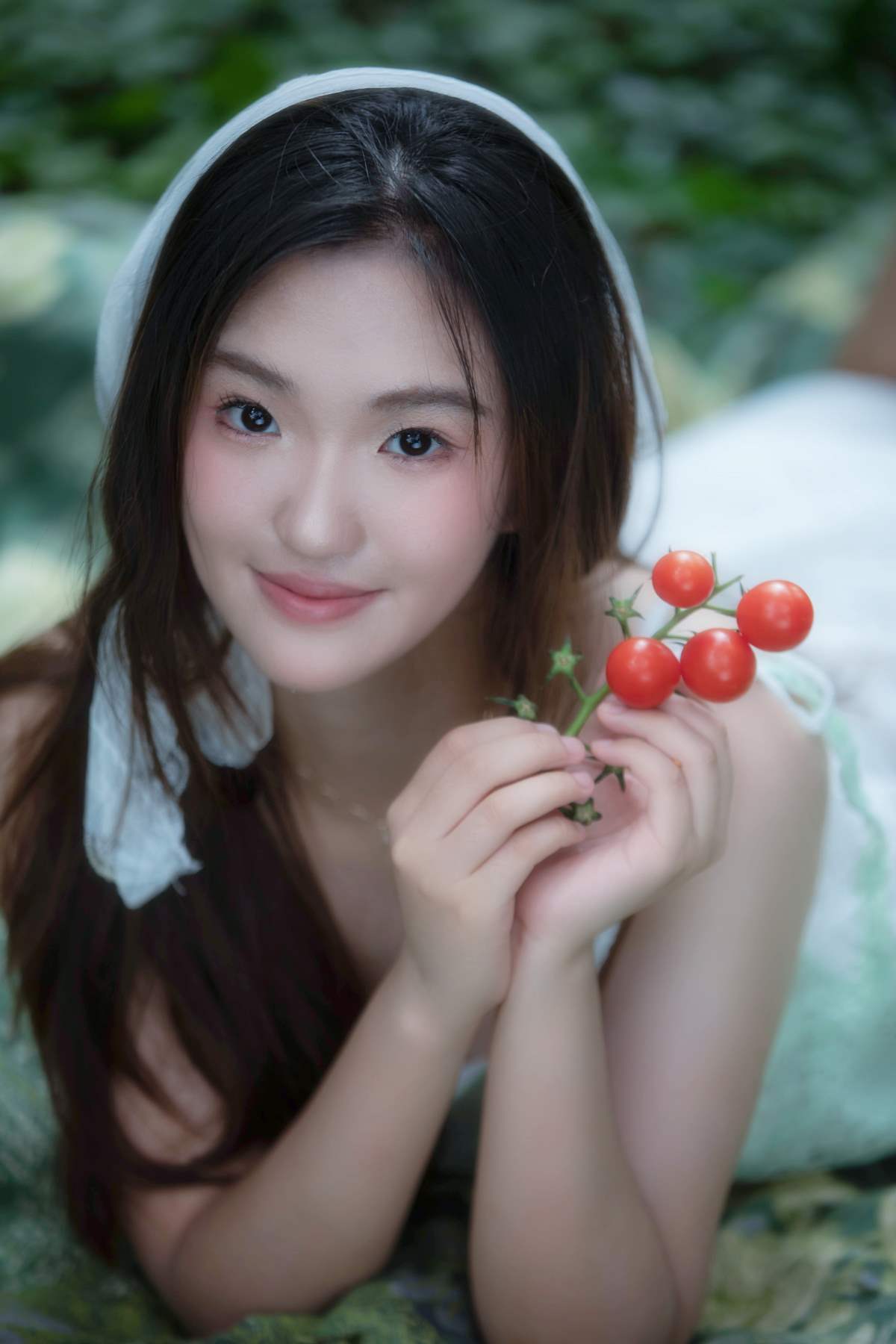 [YITUYU艺图语]2025.09.10 草地上的少女 小雅 YITUYU艺图语-第1张