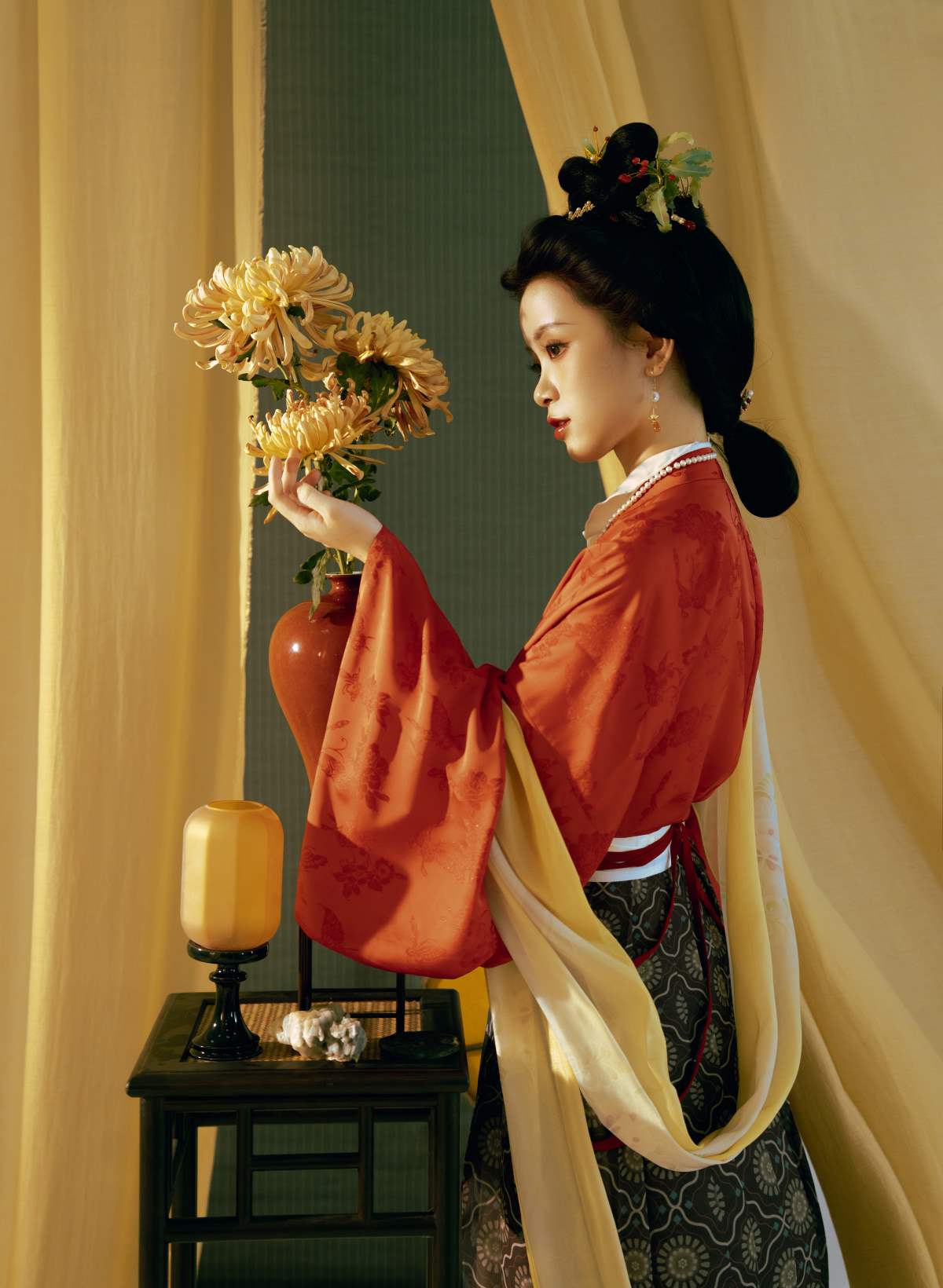 [YITUYU艺图语]2025.09.10 仕女图 一穗灯花似梦中 桃迟 YITUYU艺图语-第1张