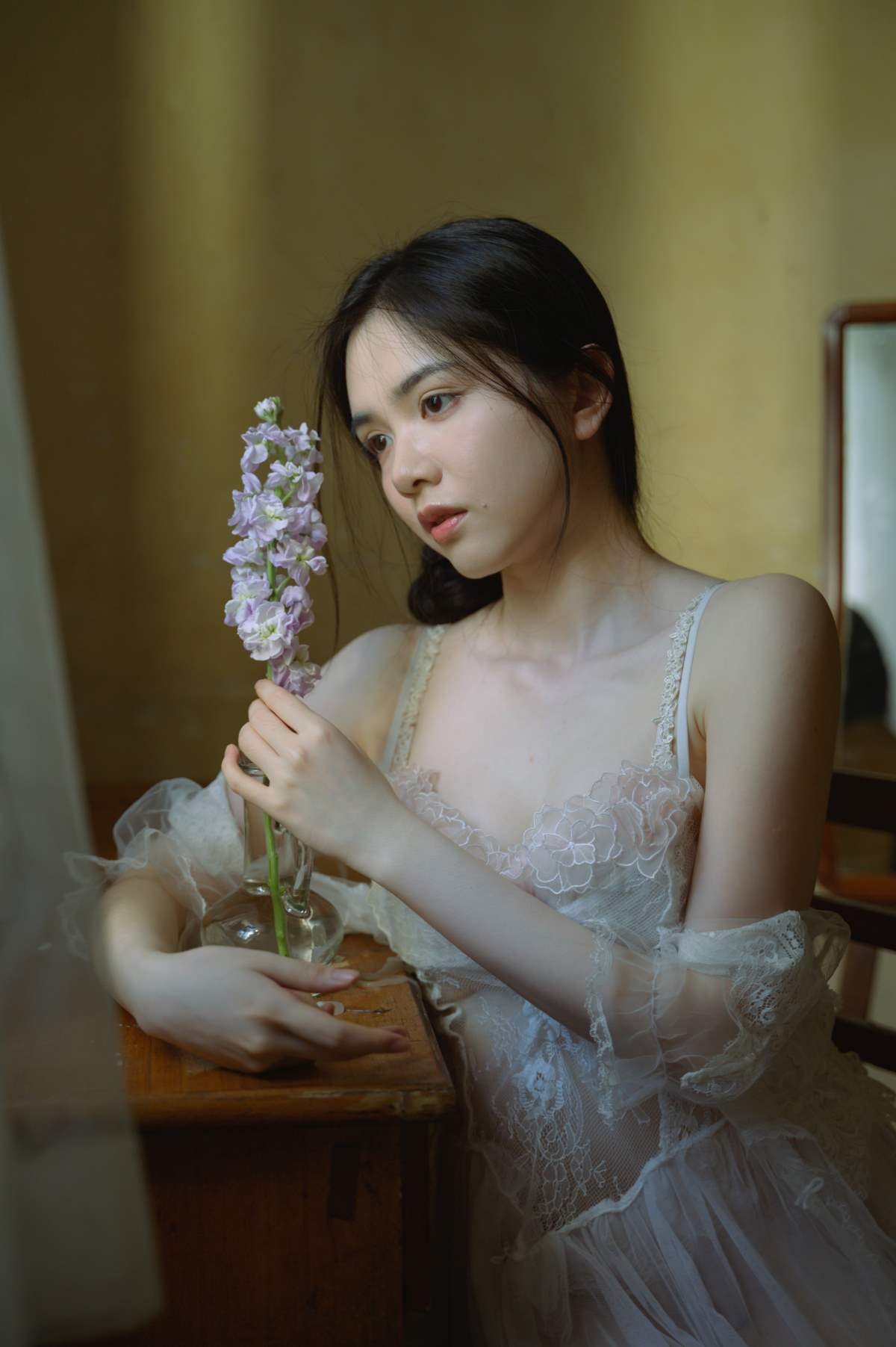 [YITUYU艺图语]2025.09.13 温柔的午后 涣枝 YITUYU艺图语-第1张