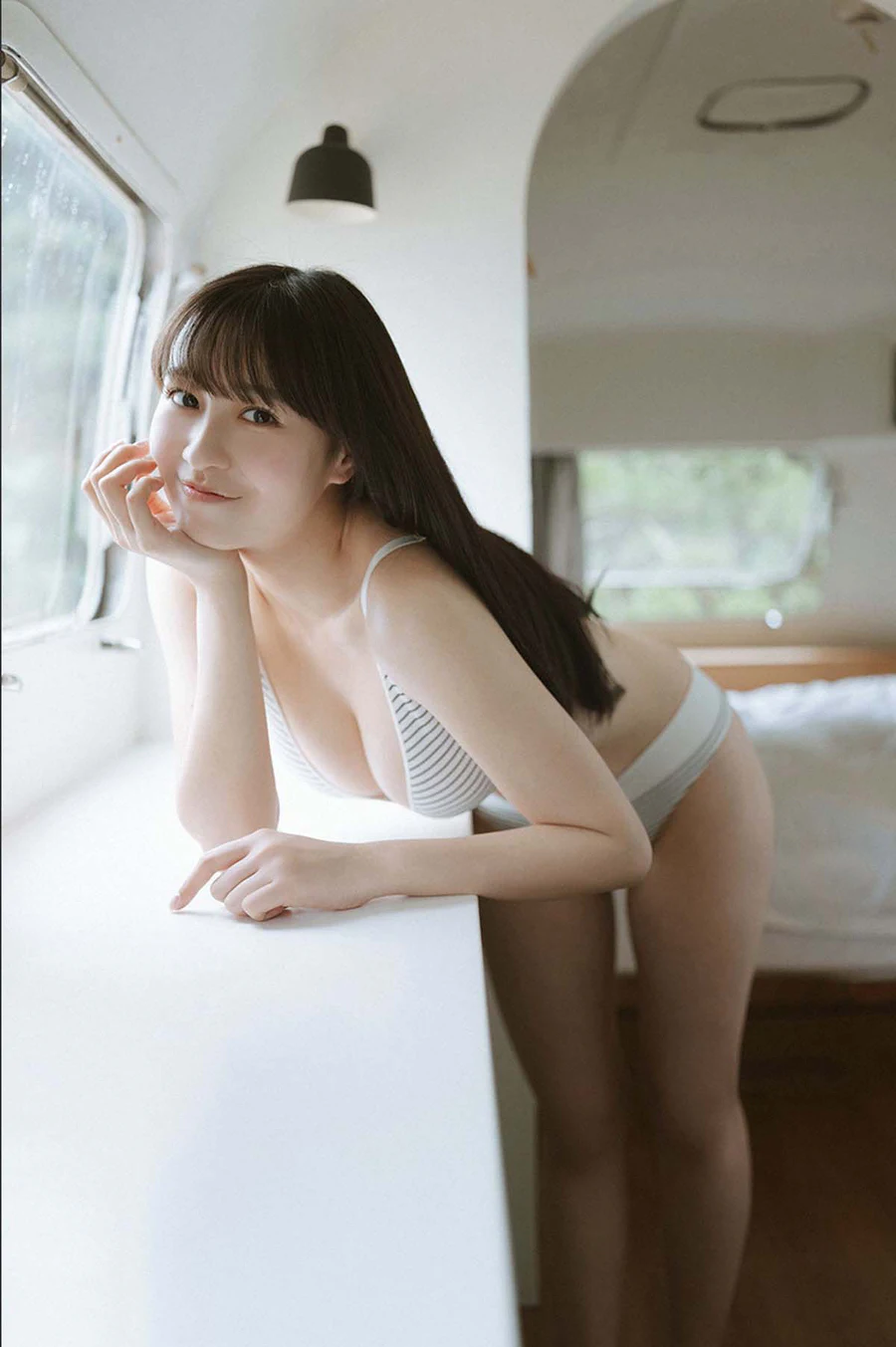 溝端葵 – その顔、好きになれって言ってる？ Photobook-第1张