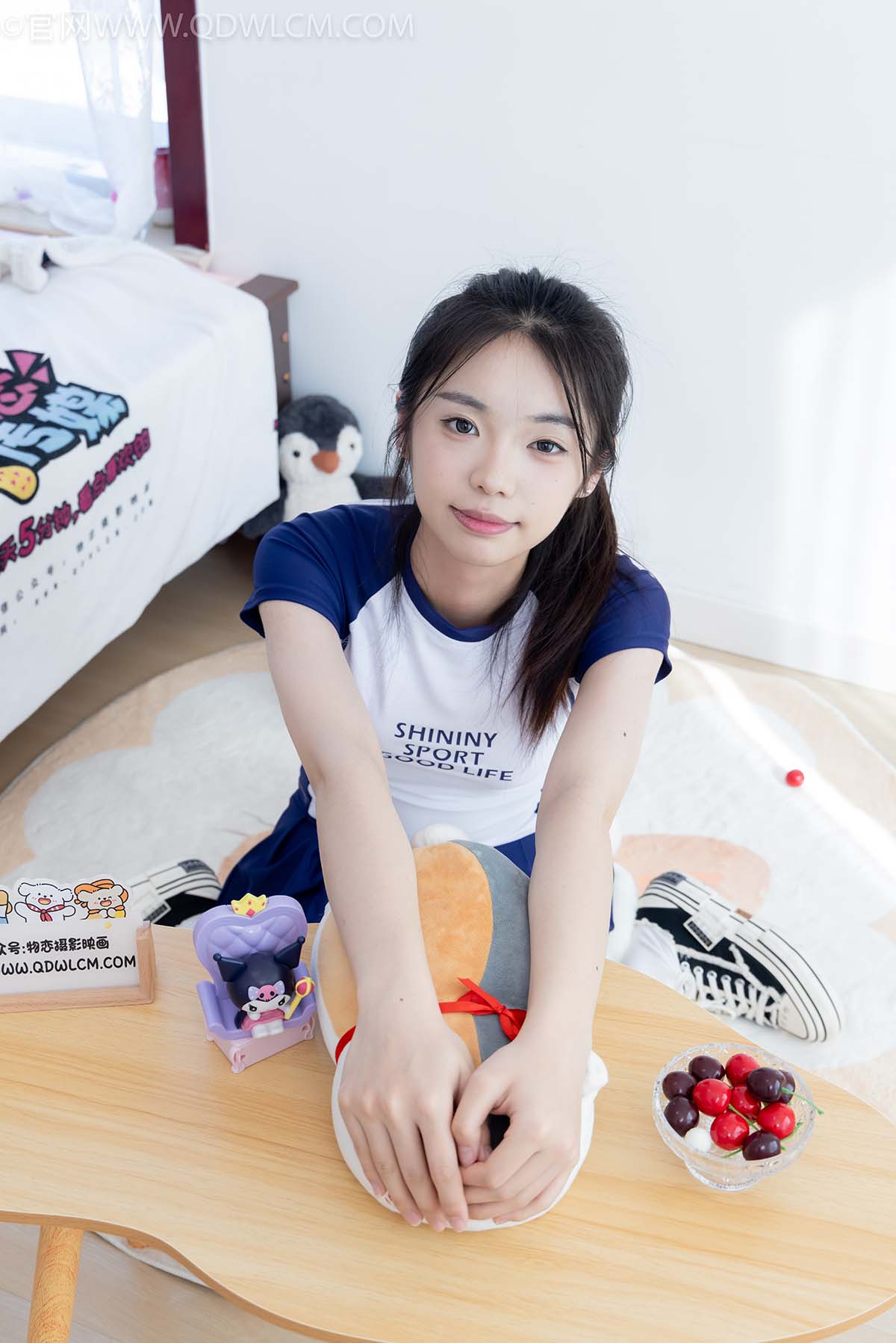 物恋传媒 NO.2596 青提-帆布鞋、白棉袜、薄肉丝 WLCM物恋传媒-第2张