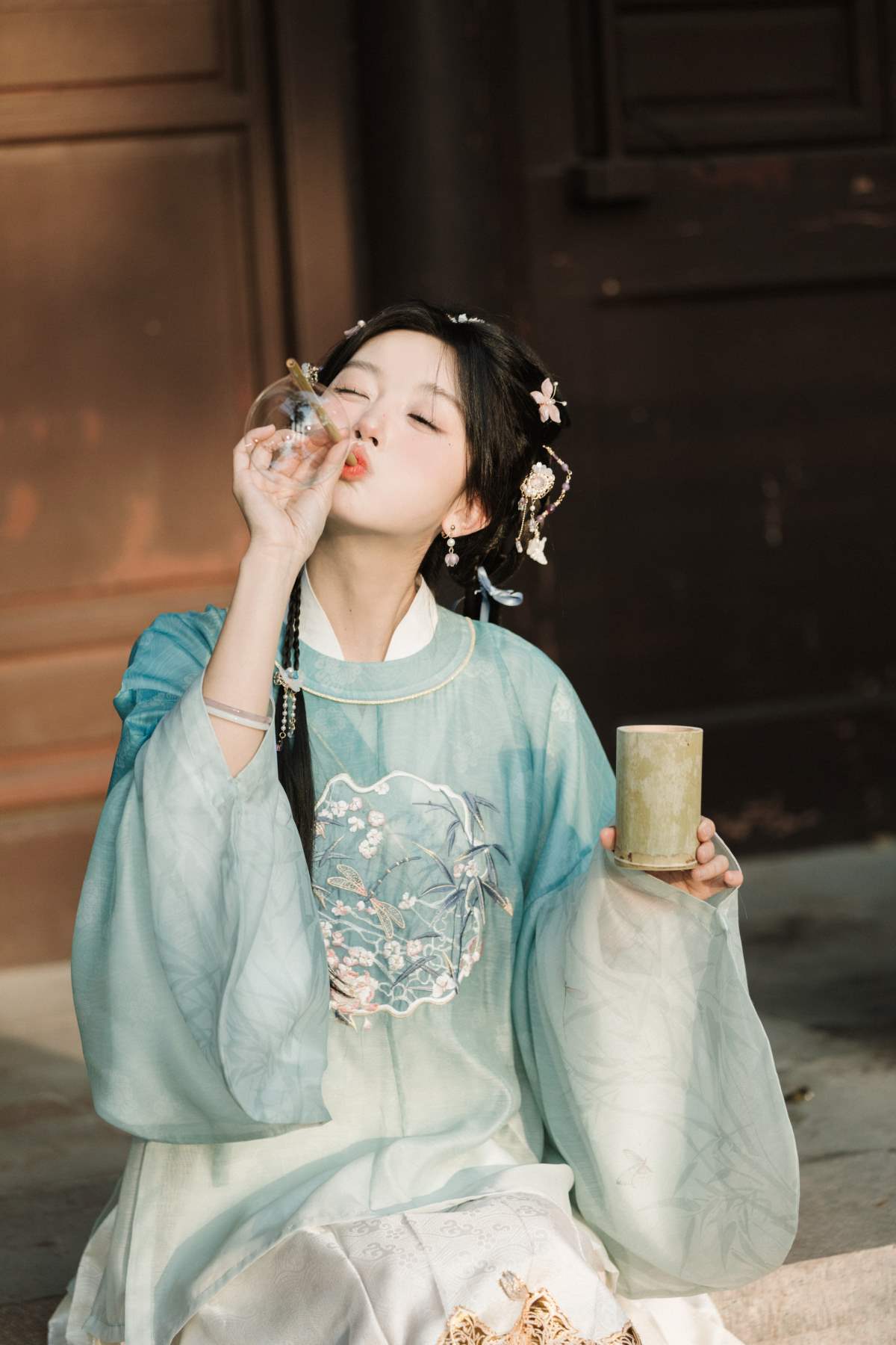 [YITUYU艺图语]2025.09.16 误入眉眼，可叹惊鸿 奥特有点慢 YITUYU艺图语-第1张