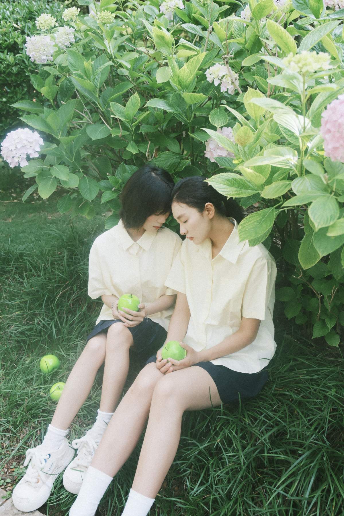 [YITUYU艺图语]2025.09.16 双生花 黏糕小姐 YITUYU艺图语-第1张