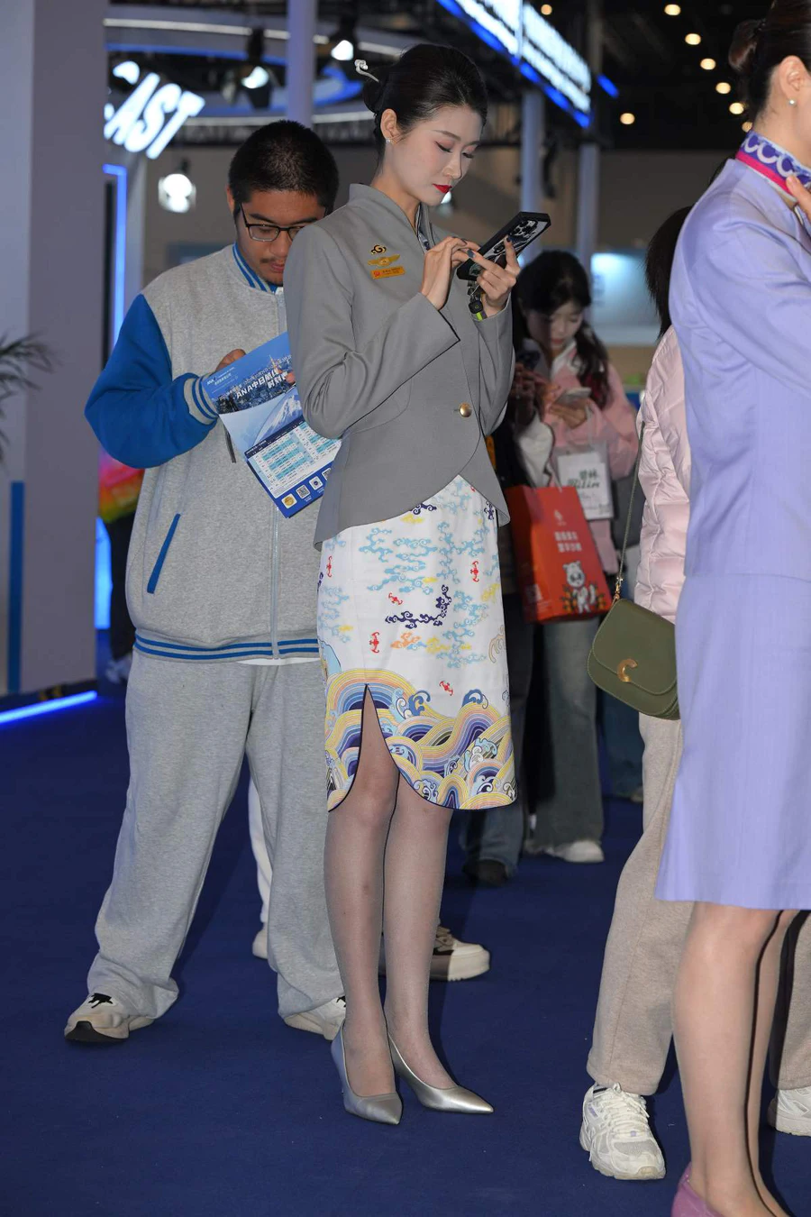 精选街拍作品 NO.5278 高级乘务长 街拍-第1张