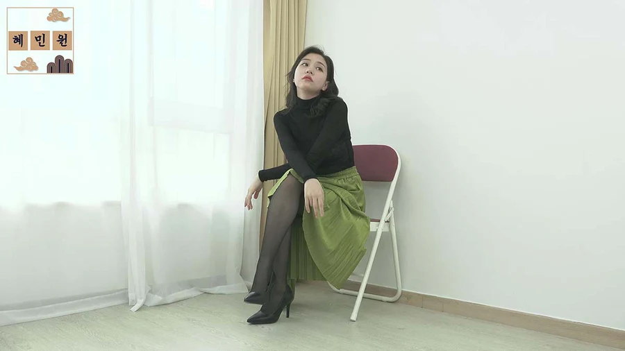 韩国模特 – sitting chair RHJX日韩精选-第2张