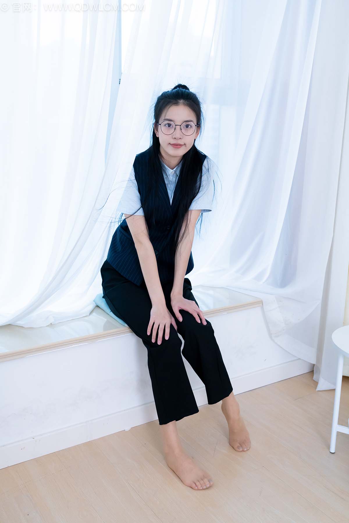 物恋传媒 NO.2603 茯苓-平底鞋、短肉丝、短黑丝、薄肉丝、银行制服 WLCM物恋传媒-第1张