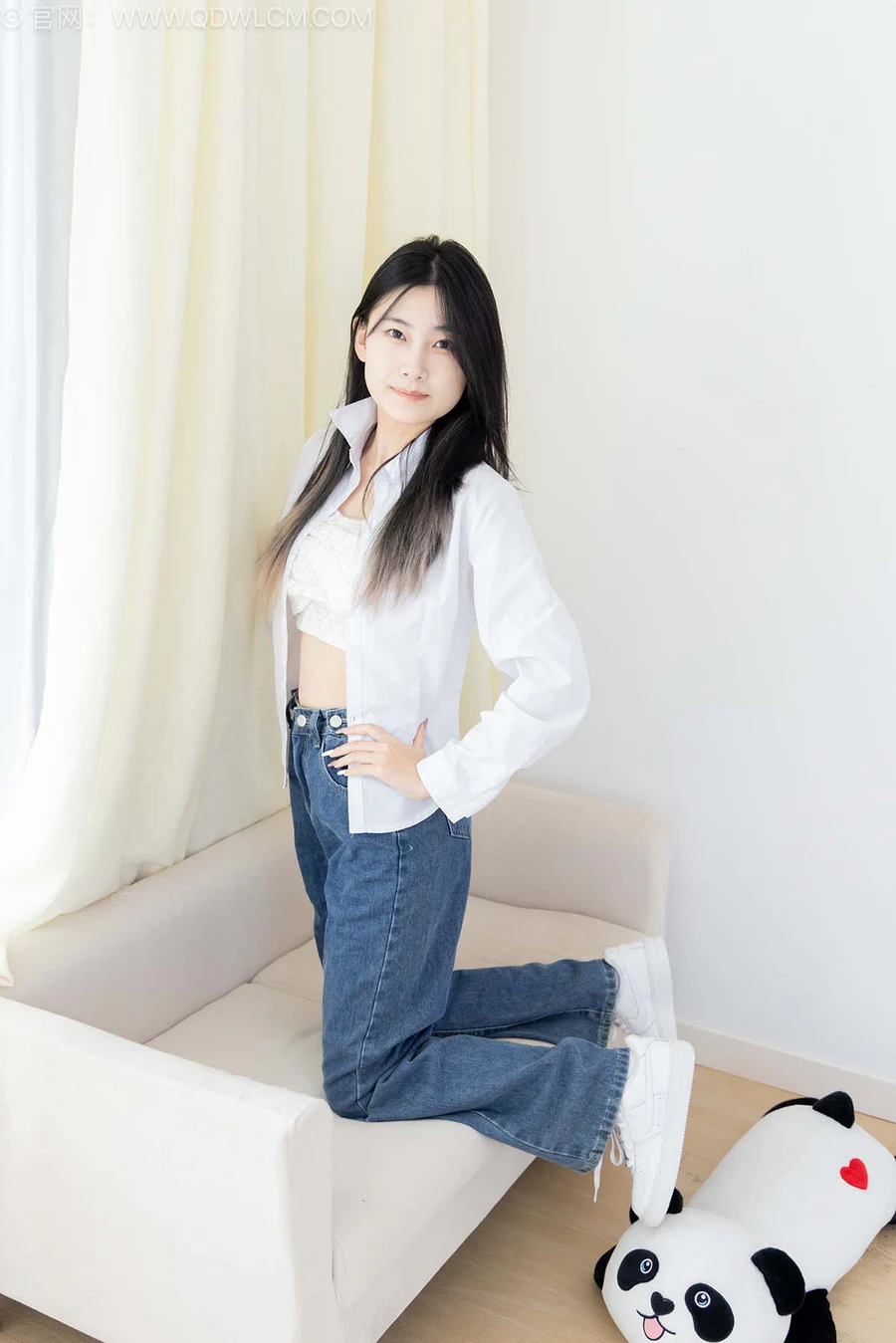 物恋传媒 NO.2604 贝壳-板鞋、纯白高筒棉袜、裸足 WLCM物恋传媒-第1张