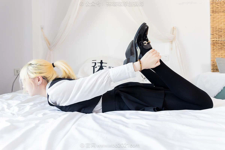 [BoBoSocks袜啵啵]NO.653 小甜豆-皮鞋、厚黑丝、瑜伽动作 BoBoSocks袜啵啵-第2张