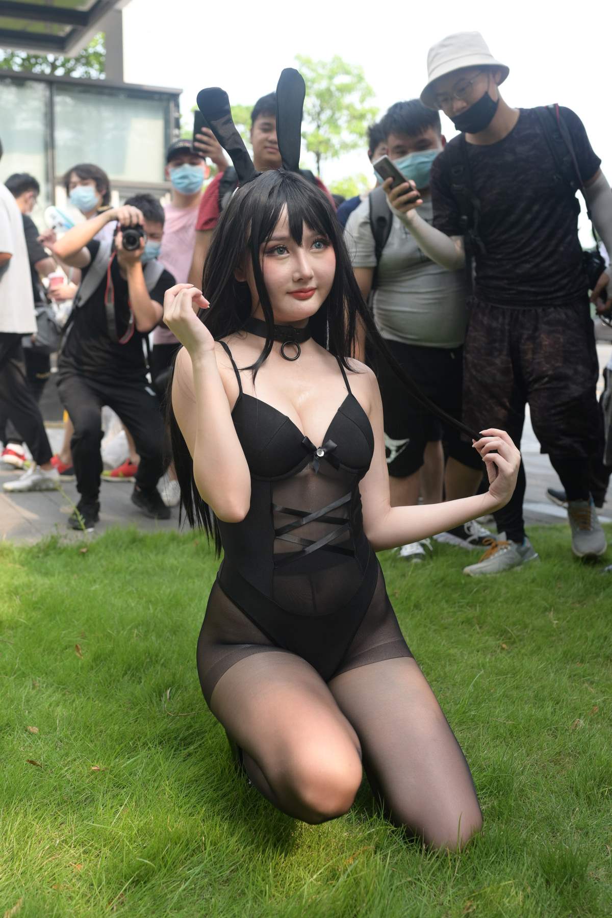 精选街拍作品 NO.5295 可爱黑丝兔 街拍-第1张