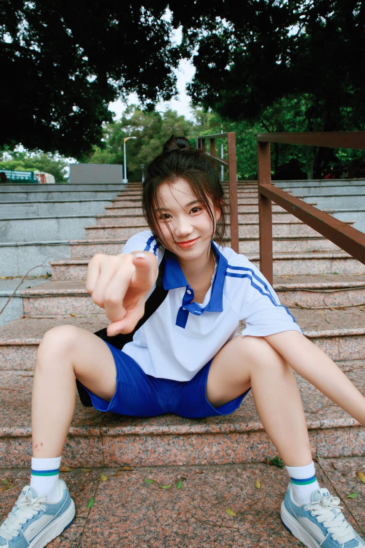 [YITUYU艺图语]2025.09.21 放学后的扛霸子 YITUYU艺图语-第1张